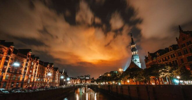 Hamburg: 90-Minute Evening Lights Harbor Cruise - Inclusions