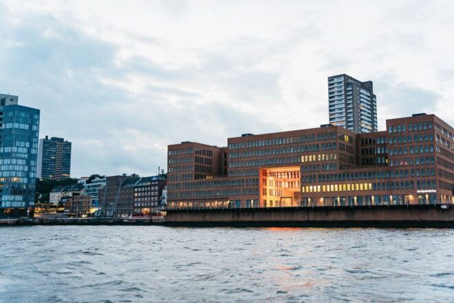 Hamburg: 90-Minute Evening Lights Harbor Cruise - Customer Reviews