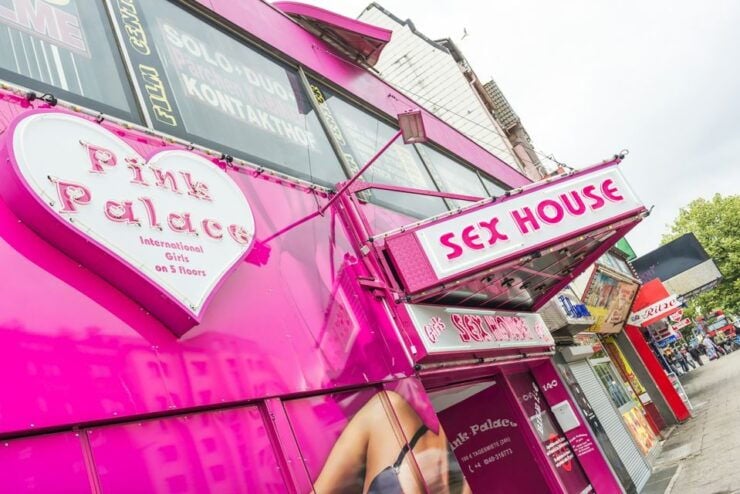 Hamburg: Adults Only Reeperbahn Tour - Tour Experience