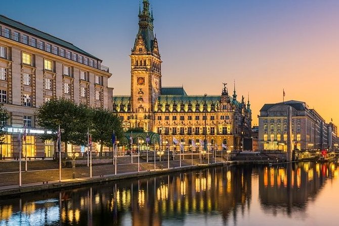 Hamburg Airport Transfers : Hamburg Airport XFW to Hamburg in Business Car - Direct Transfer to Hamburg