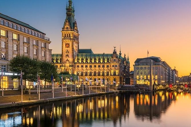 Hamburg Airport Transfers : Hamburg Airport XFW to Hamburg in Luxury Car - Safe and Comfortable Transportation Experience