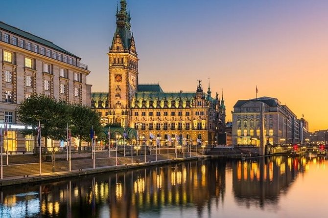 Hamburg Airport Transfers : Hamburg to Hamburg Airport XFW in Luxury Car - Pick-Up Service From Your Hamburg Accommodations