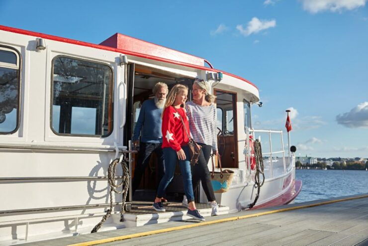 Hamburg: Alster River Hop on Hop Off Cruise - Good To Know
