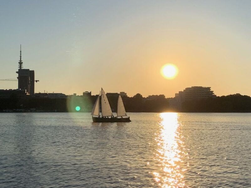 Hamburg: Alster River Sailboat Tour with Sundowner - Practical Tips for Your Cruise