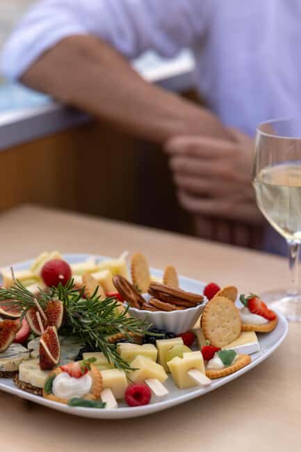 Hamburg: Cheese & Wine Cruise - Frequently Asked Questions