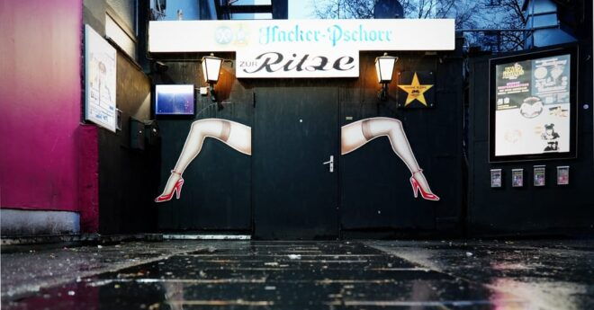 Hamburg: Crimes of St. Pauli Guided Walking Tour - Tips for Tour Participants