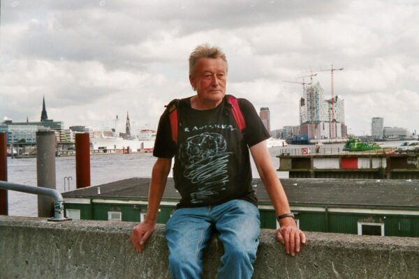 Hamburg: Downtown, Alster & Alternative Areas Bike Tour - Directions and Meeting Point