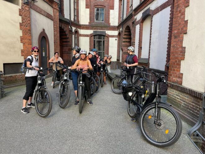 Hamburg E-bike Tour / Hakuna Tour - Participant Restrictions