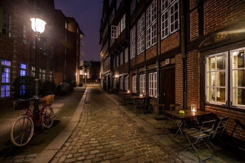 Hamburg: Eerie Speicherstadt Tour - Good To Know