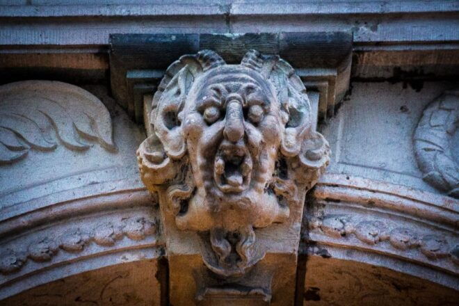 Hamburg: Eerie Speicherstadt Tour - Puzzling Signs and Symbols Explained
