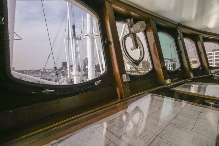 Hamburg: Entrance to the Museum Ship Cap San Diego - Detailed Experience Description