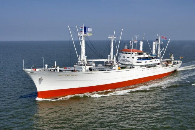 Hamburg: Entrance to the Museum Ship Cap San Diego - Selecting Participants and Date