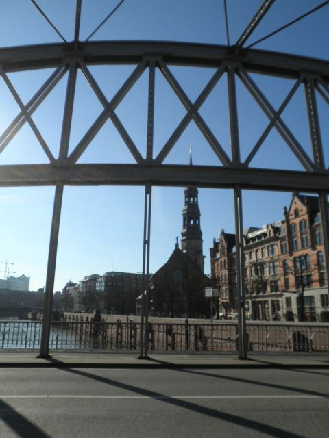 Hamburg: Exclusive Tour by Limousine With Chauffeur - Tour Highlights