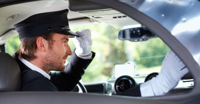 Hamburg: Exclusive Tour by Limousine With Chauffeur - Pickup Options and Charges