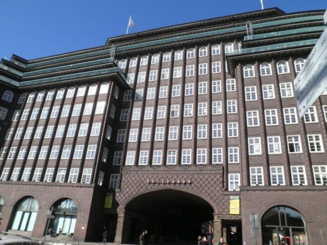 Hamburg: Exclusive Tour by Limousine With Chauffeur - Similar Private Tours in Hamburg