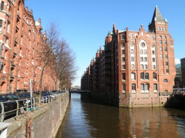Hamburg: Exclusive Tour by Limousine With Chauffeur - Common Questions