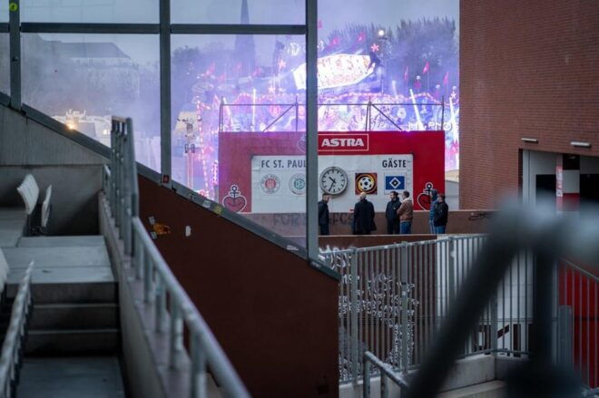 Hamburg: FC St. Pauli-Museum and Stadium Tour - Getting There