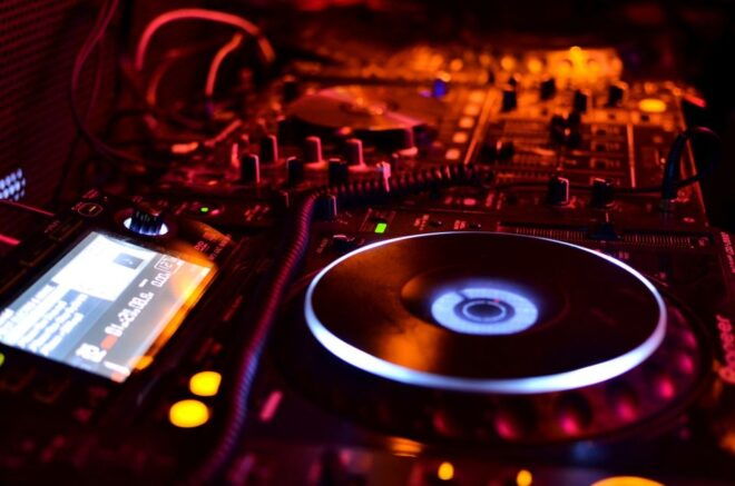 Hamburg: Friday and Saturday Night Boat Party - Common Questions