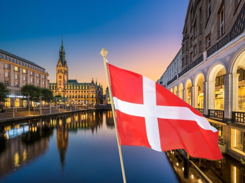 Hamburg: Guided Walking Tour in Danish - Good To Know