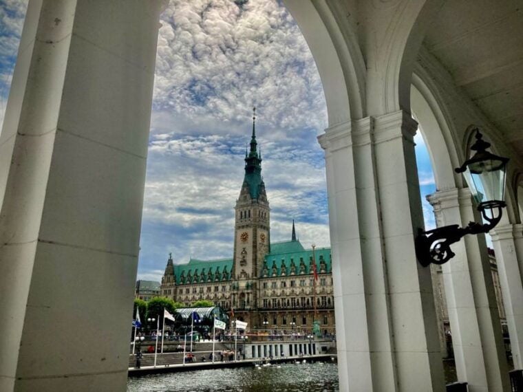 Hamburg: Guided Walking Tour in Danish - What to Expect from the Experience