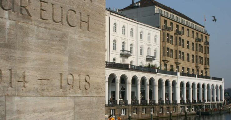 Hamburg: Guided Walking Tour - Booking Details
