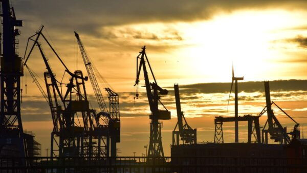 Hamburg: Harbour Highlights Self-Guided Discovery Walk - Explore the Harbour