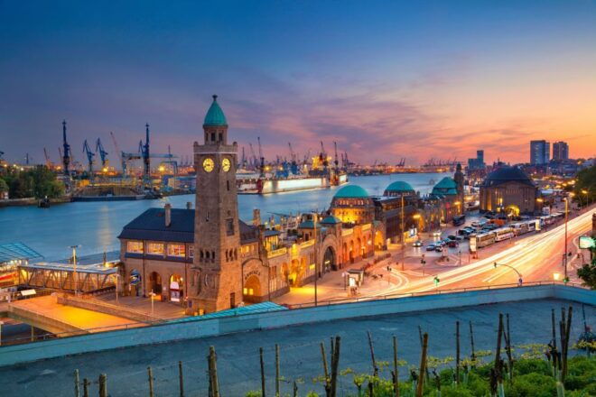 Hamburg: Highlights Self-Guided Scavenger Hunt and City Tour - Important Information