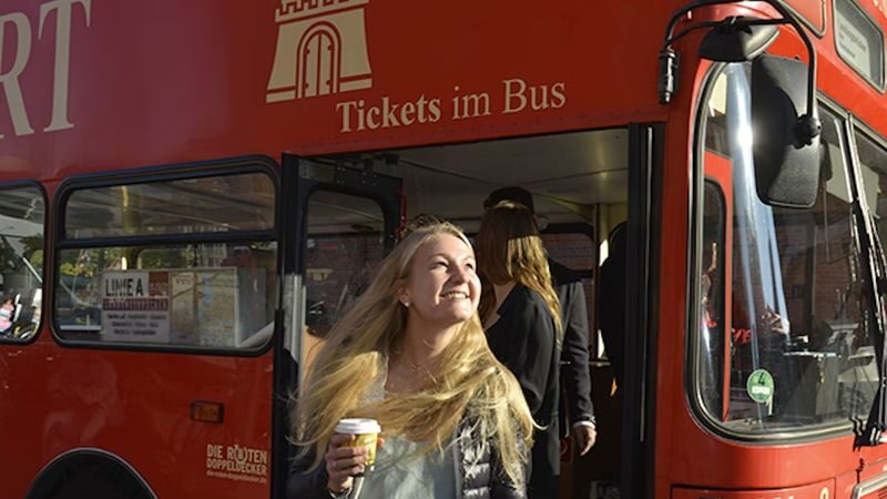 Hamburg hop-on hop-off bus by Hamburger Stadtrundfahrt - The ticket clock and bus schedule