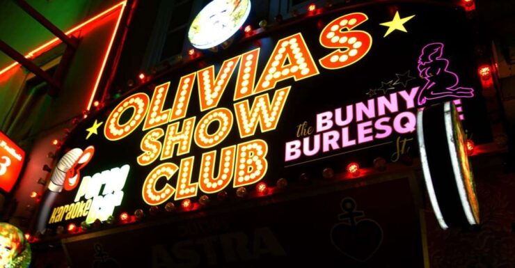 Hamburg: In the Footsteps of "Olivia" Reeperbahn Tour - Duration and Language Options