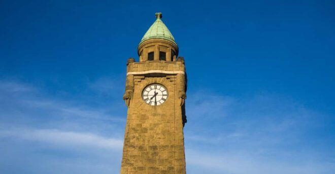 Hamburg: Jan Fedder, Self-Guided City Tour in His Footsteps - Tour Experience