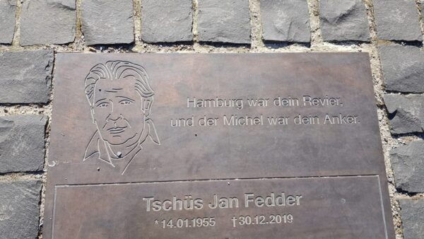 Hamburg: Jan Fedder, Self-Guided City Tour in His Footsteps - The Sum Up