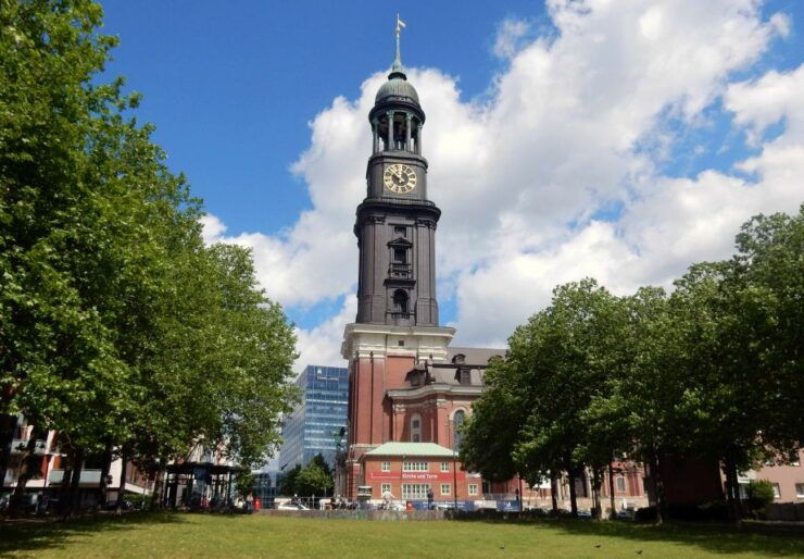 Hamburg: Landmarks Public City Walking Tour - Meeting Point and Footwear Recommendation