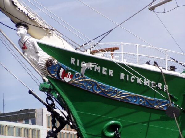 Hamburg: Line F Hop-On Hop-Off Bus and Boat Tour - Tips and Recommendations