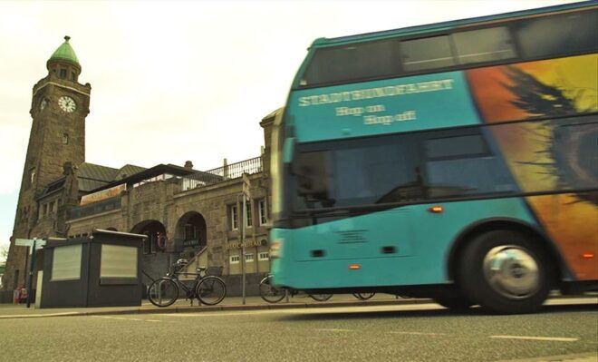 Hamburg: Line F Hop-On Hop-Off Bus City Tour - Customer Reviews
