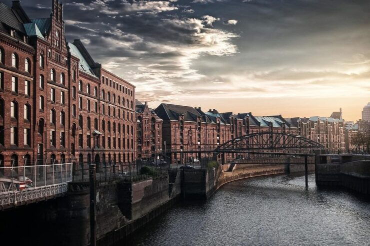 Hamburg : Line G Hop-On Hop-Off Sightseeing Tour - Highlights of the Experience