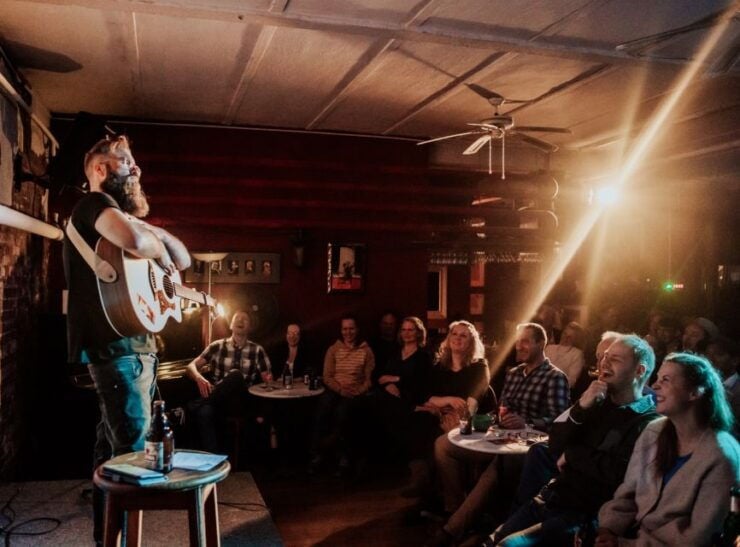 Hamburg: Moin Comedy Club Stand Up Comedy Live Show Ticket - Experience the Unique Atmosphere of Moin Comedy Club