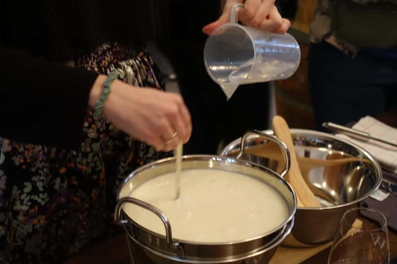 Hamburg: Mozzarella course with accompanying wines - What to Expect on the Day