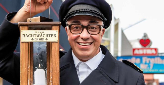 Hamburg: Nachtwächtertour Von St. Pauli Auf Deutsch - Inclusions