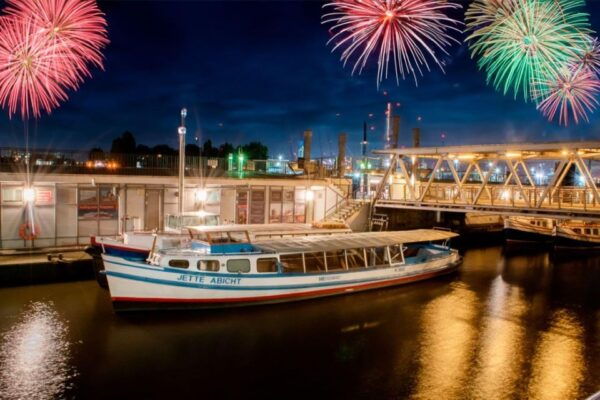 Hamburg: New Year's Eve Harbor Barge Cruise - Ticket Discounts