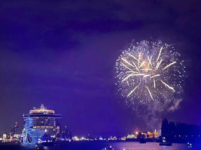 Hamburg: New Years Eve Harbour Cruise - Frequently Asked Questions