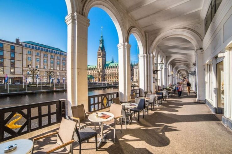 Hamburg: Old Town & Speicherstadt Private Walking Tour - Experience