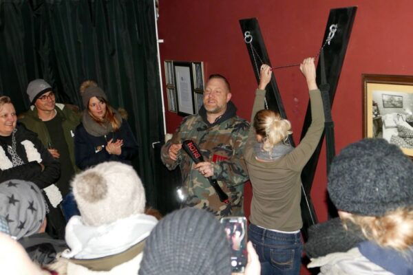 Hamburg: Olivia Jones Tour With Iconic Barker Fabian - Meeting Point and Tour Information