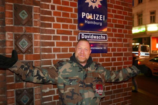 Hamburg: Olivia Jones Tour With Iconic Barker Fabian - Common Questions