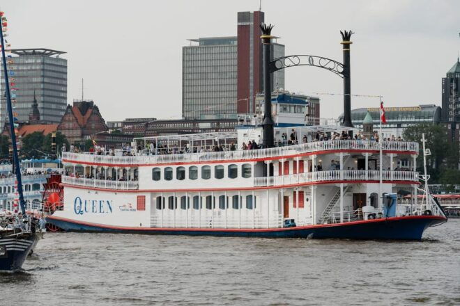 Hamburg: Original XXL Paddle Steamer Tour - Important Information