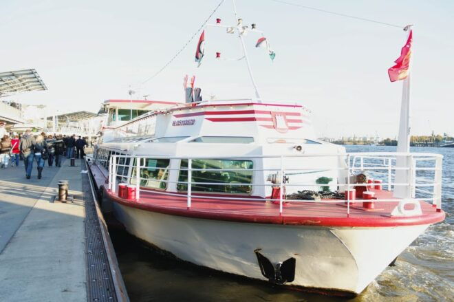 Hamburg: Party Harbor Cruise With Olivia Jones - Boat Features and Comfort