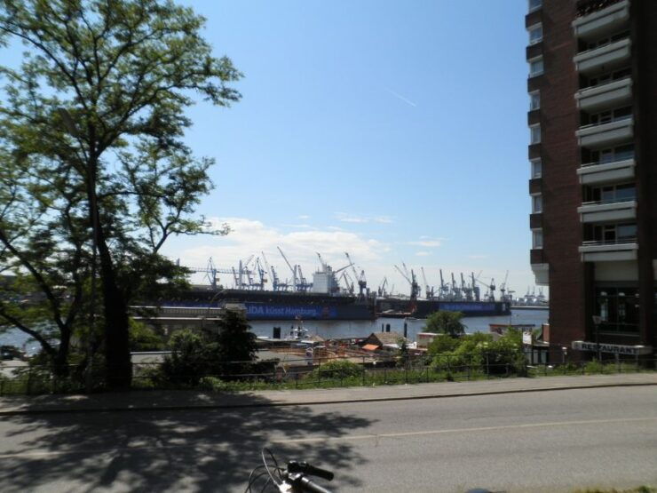 Hamburg: Private 2-Hour Guide Hire for Your Tour Bus - Activity Details and Booking Information