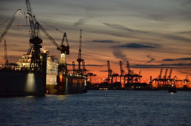 Hamburg: Private 3-Hour Guided Car Tour - Exploring the City Center