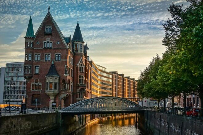 Hamburg: Private Christmas Market Tour - Stunning Architecture of Hamburgs Historic Town Hall