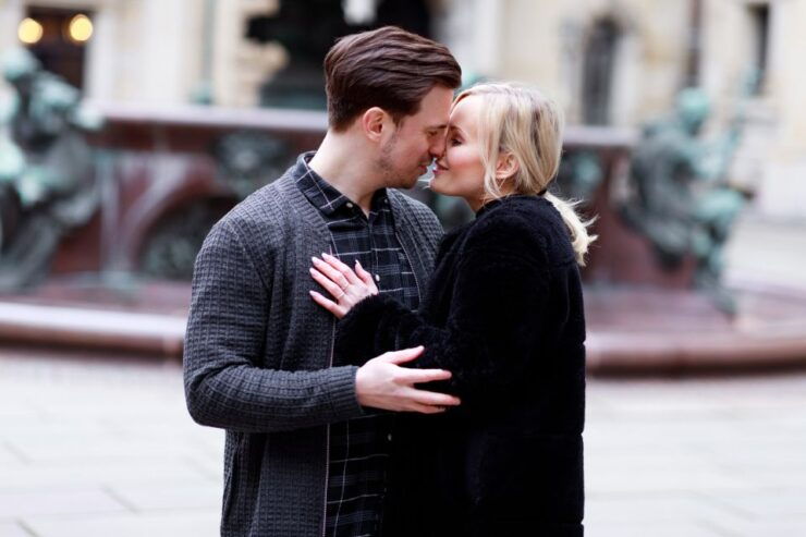 Hamburg: Private Couples Photoshoot and Walking Tour - Activity Details