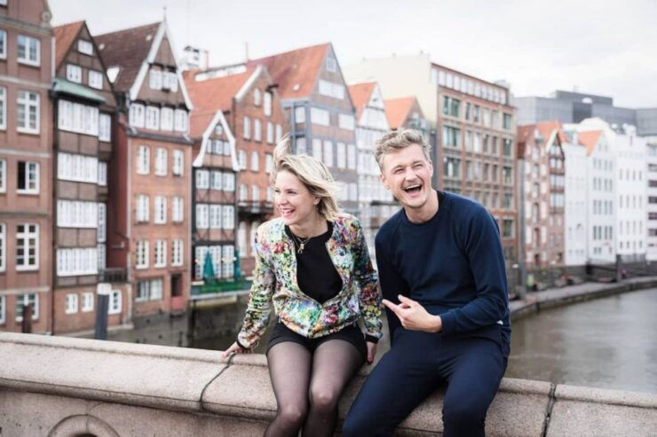 Hamburg: Private Couples Photoshoot and Walking Tour - Experience Highlights